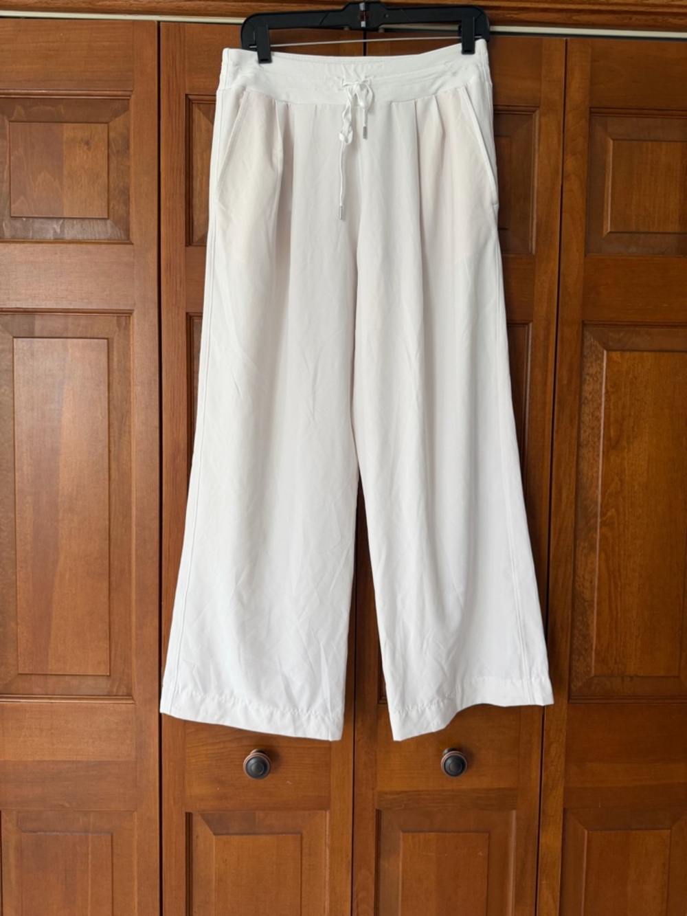 CALIA by Carrie Underwood White Drawstring Waist Pants